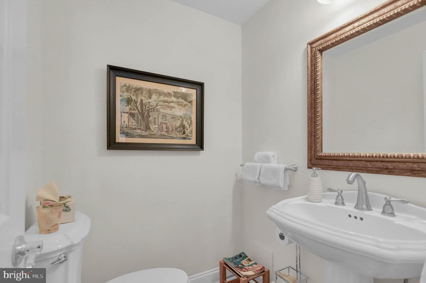 211 Prince Edward Street photo 16