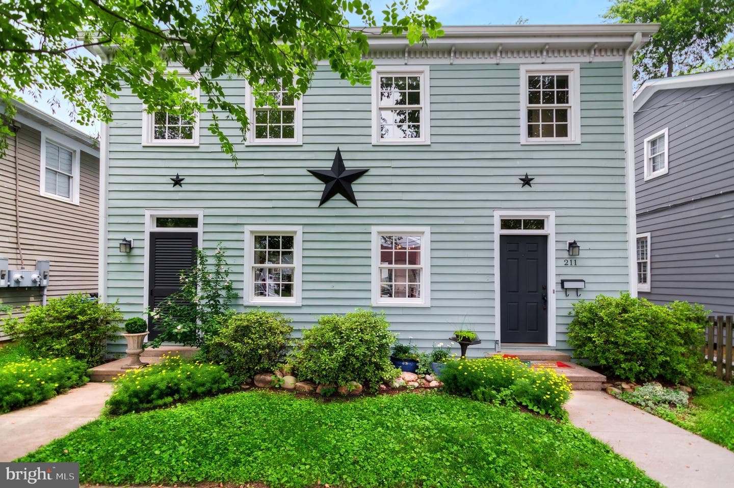 211 Prince Edward Street photo 2