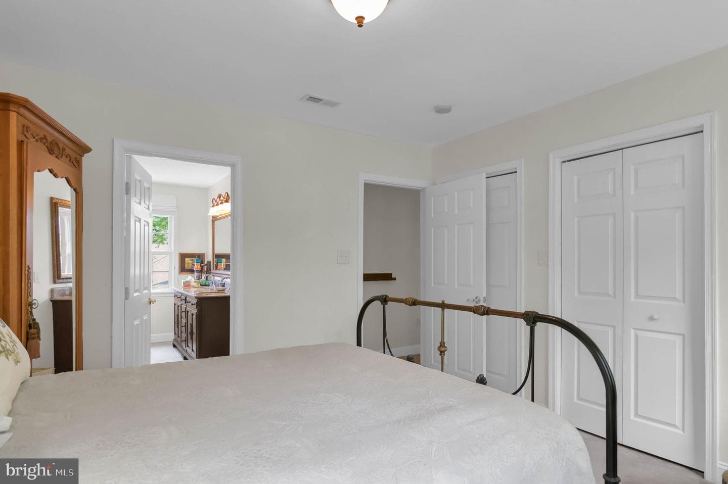 211 Prince Edward Street photo 20