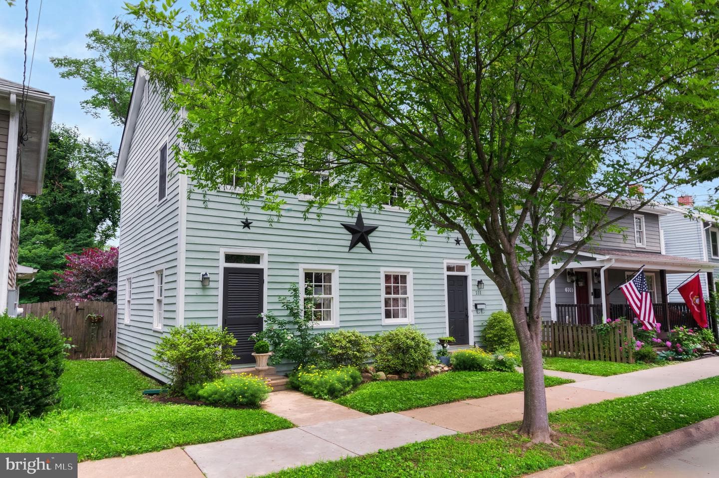 211 Prince Edward Street photo 3