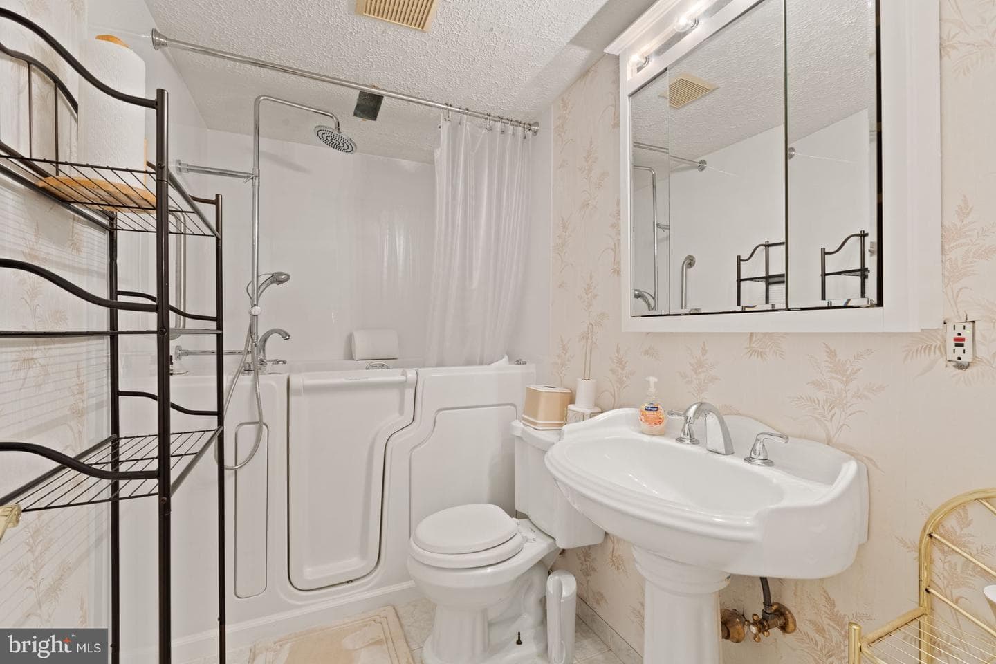 1002 Black Oak Court photo 41