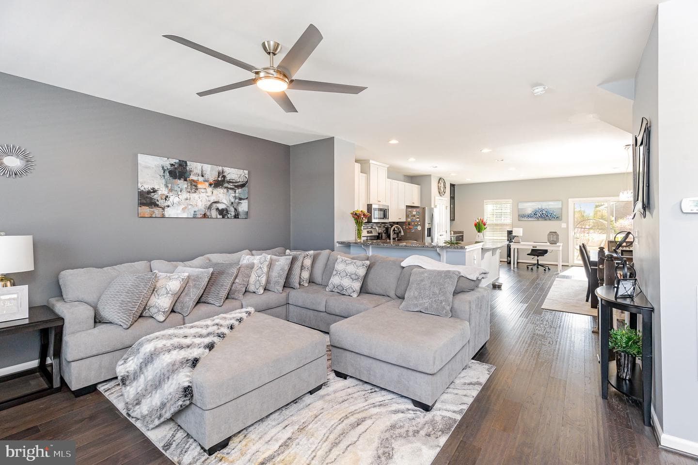 1106 Oakwood Street photo 5