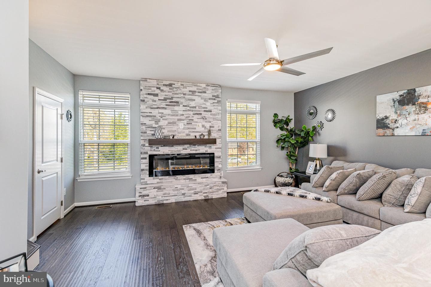 1106 Oakwood Street photo 6