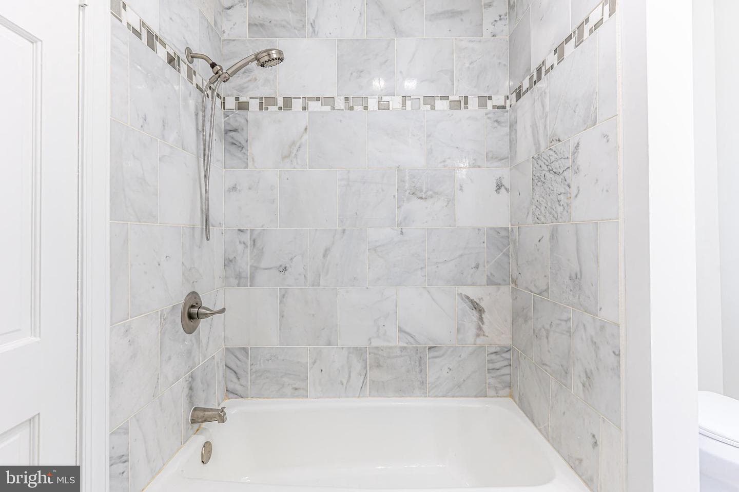 142 Woodland Road photo 32