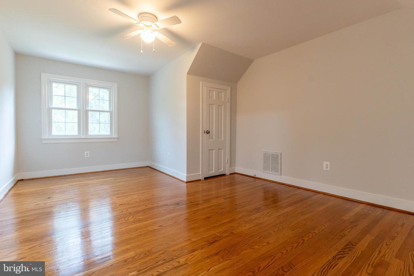 142 Woodland Road photo 33