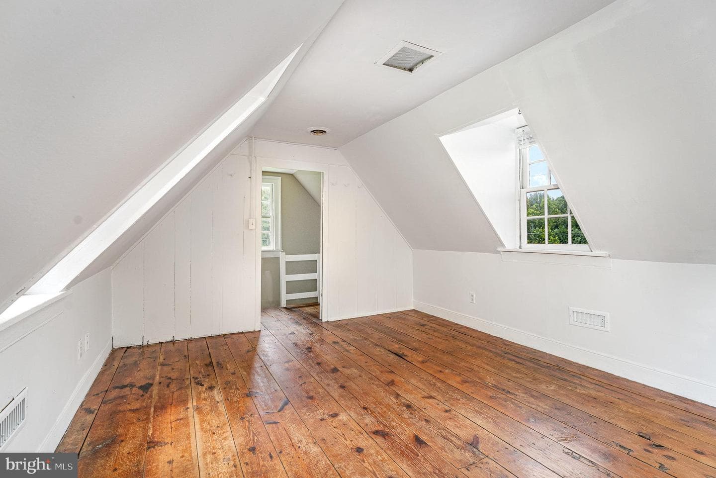 210 Sophia Street photo 17