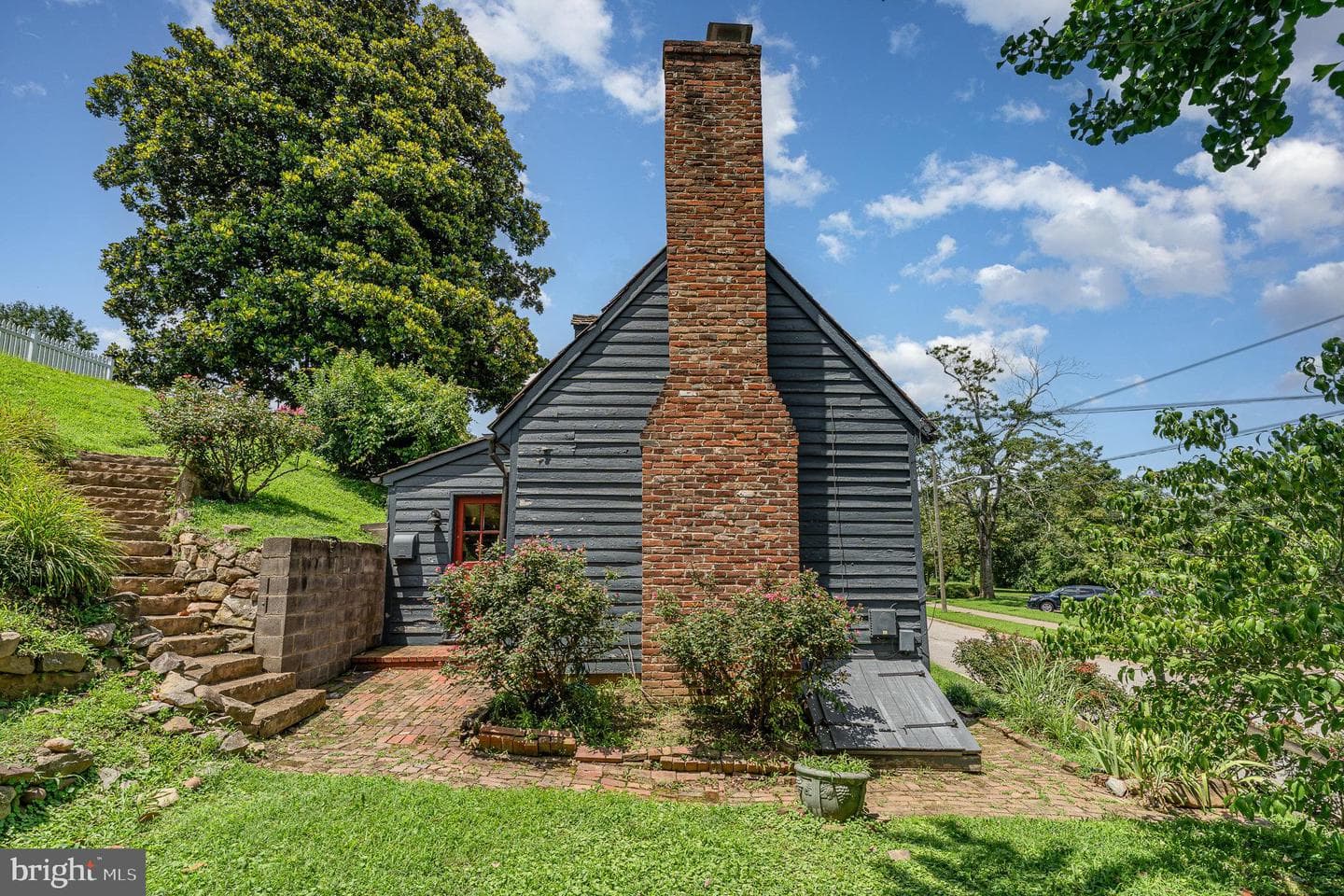 210 Sophia Street photo 4