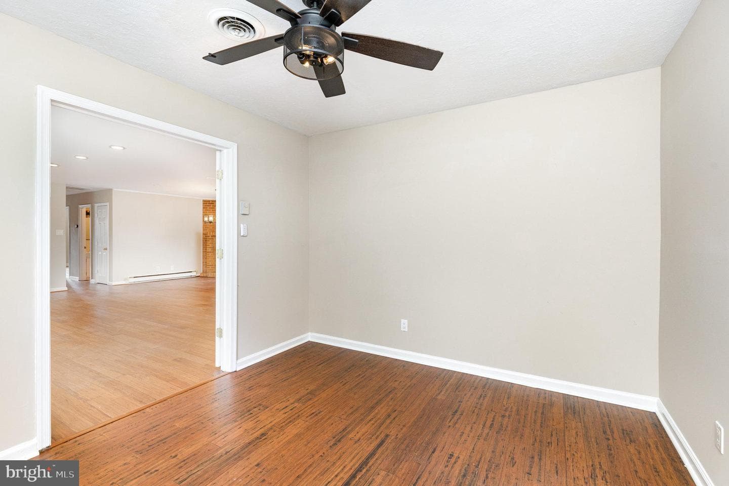 410 Deerwood Drive photo 11