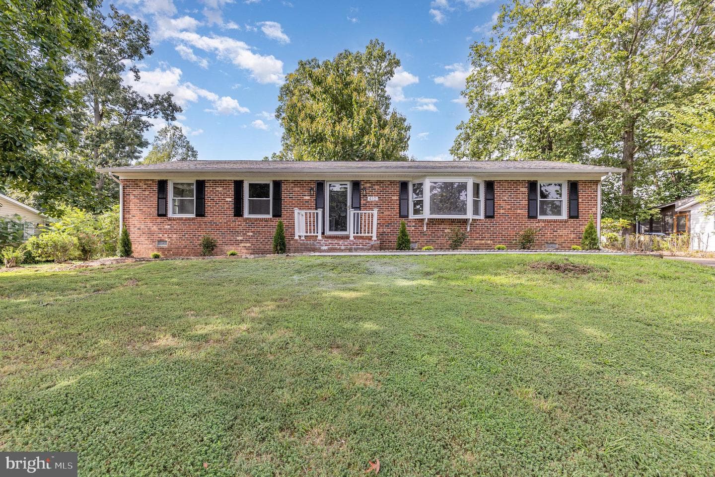 410 Deerwood Drive photo 2