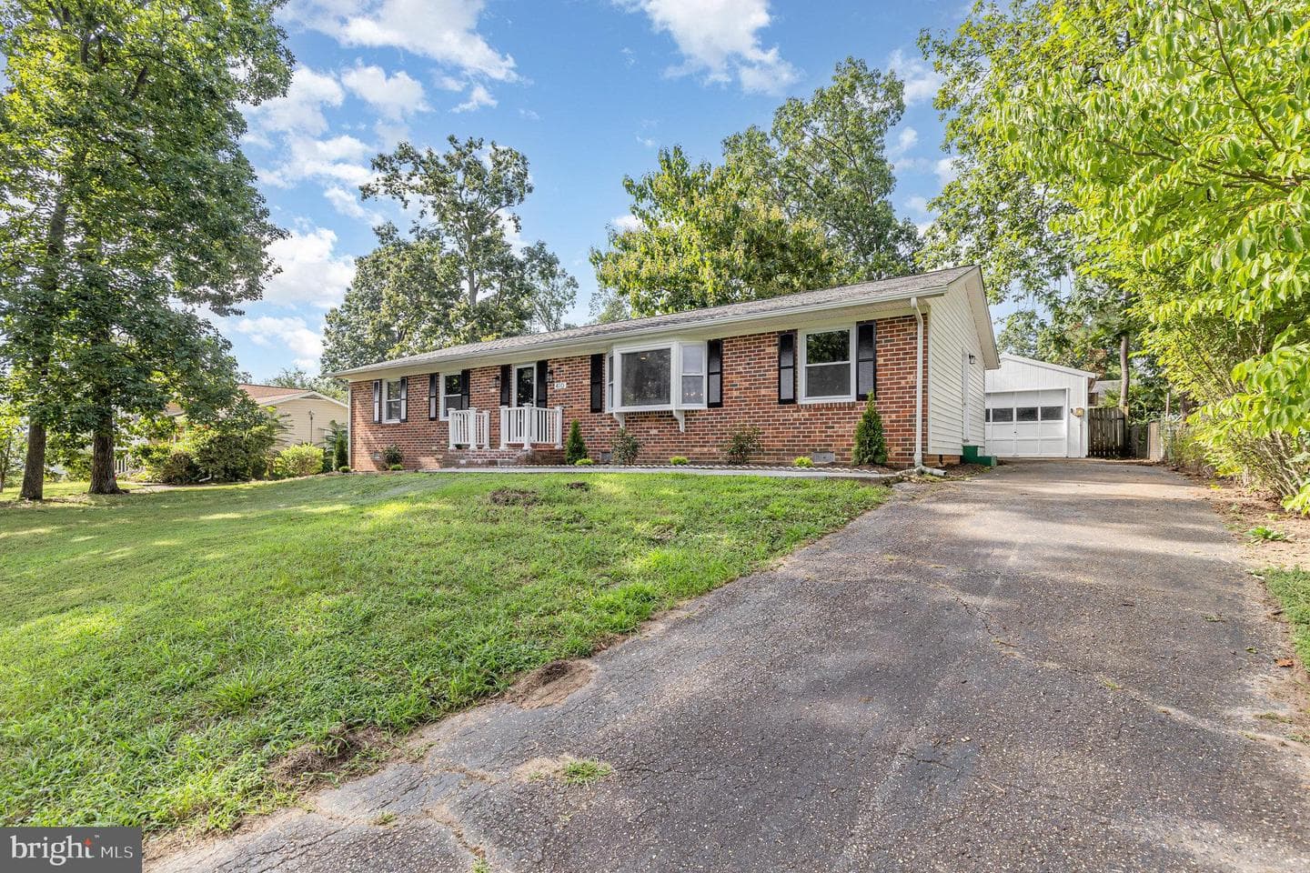 410 Deerwood Drive photo 3