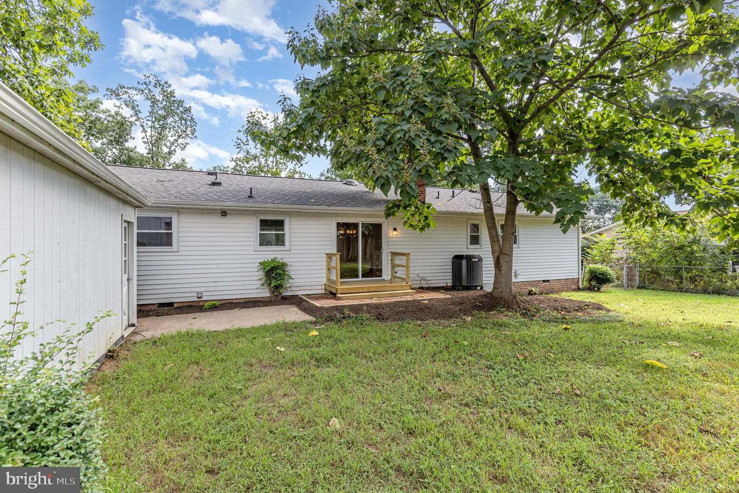 410 Deerwood Drive photo 31