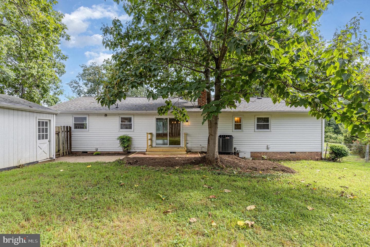 410 Deerwood Drive photo 32