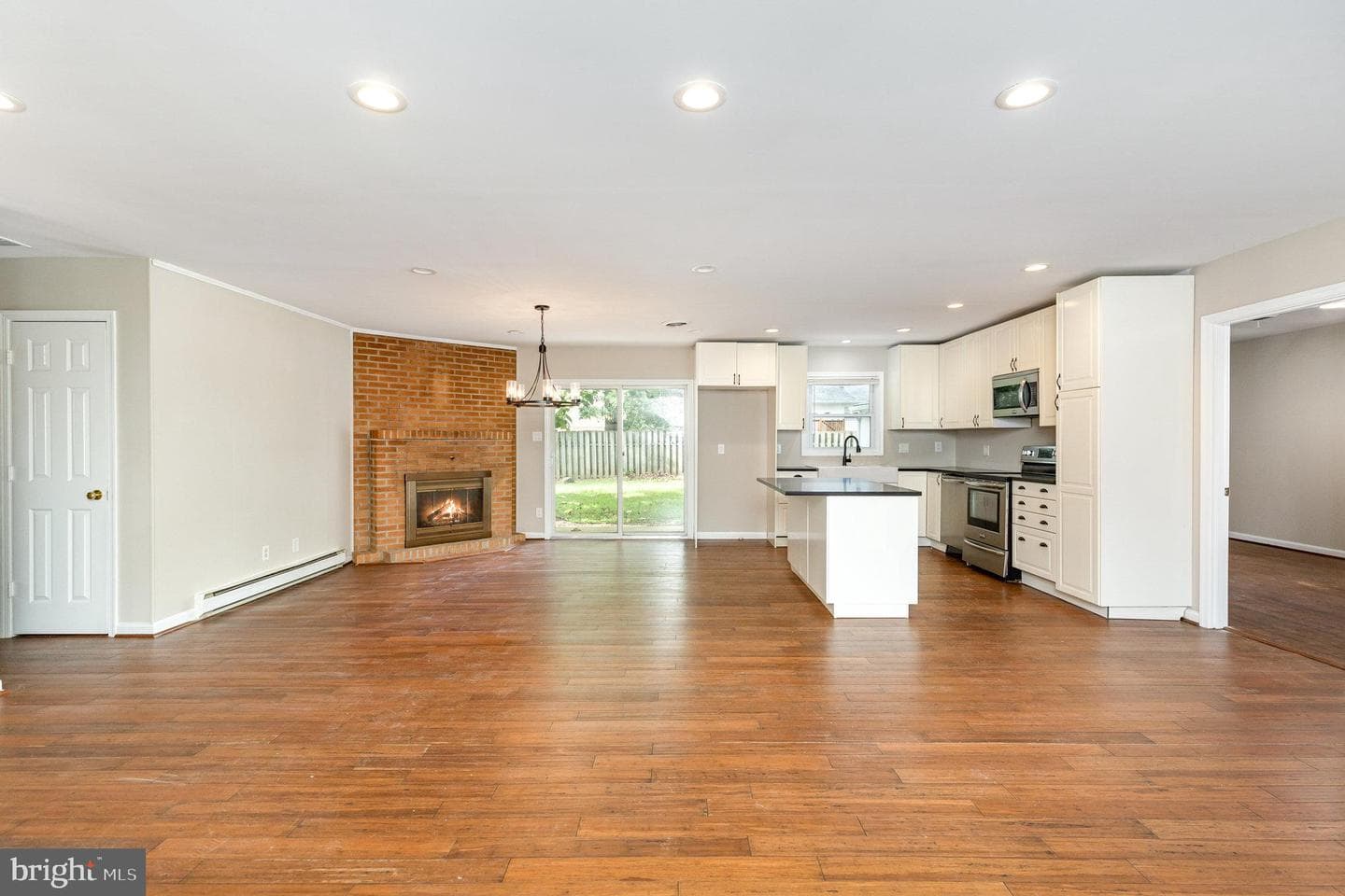 410 Deerwood Drive photo 5