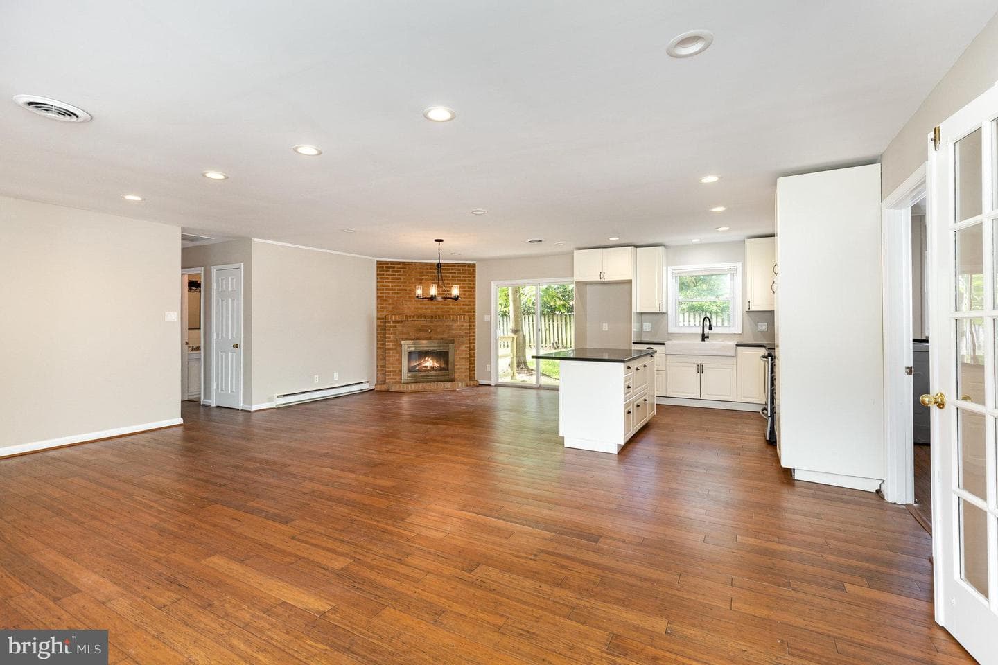 410 Deerwood Drive photo 6
