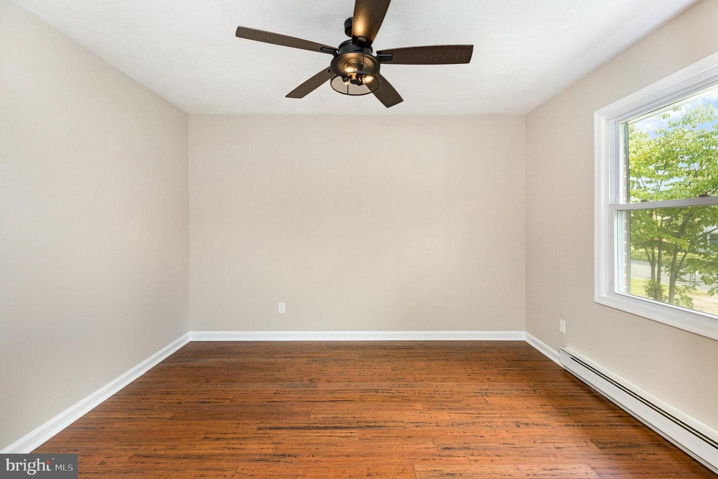410 Deerwood Drive photo 9
