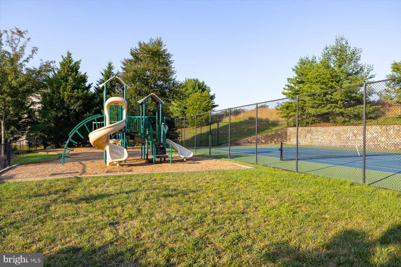 1101 Pickett Street photo 56