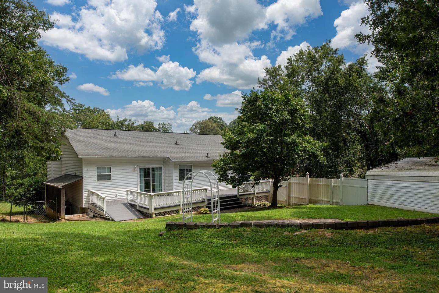 112 Springwood Drive photo 44