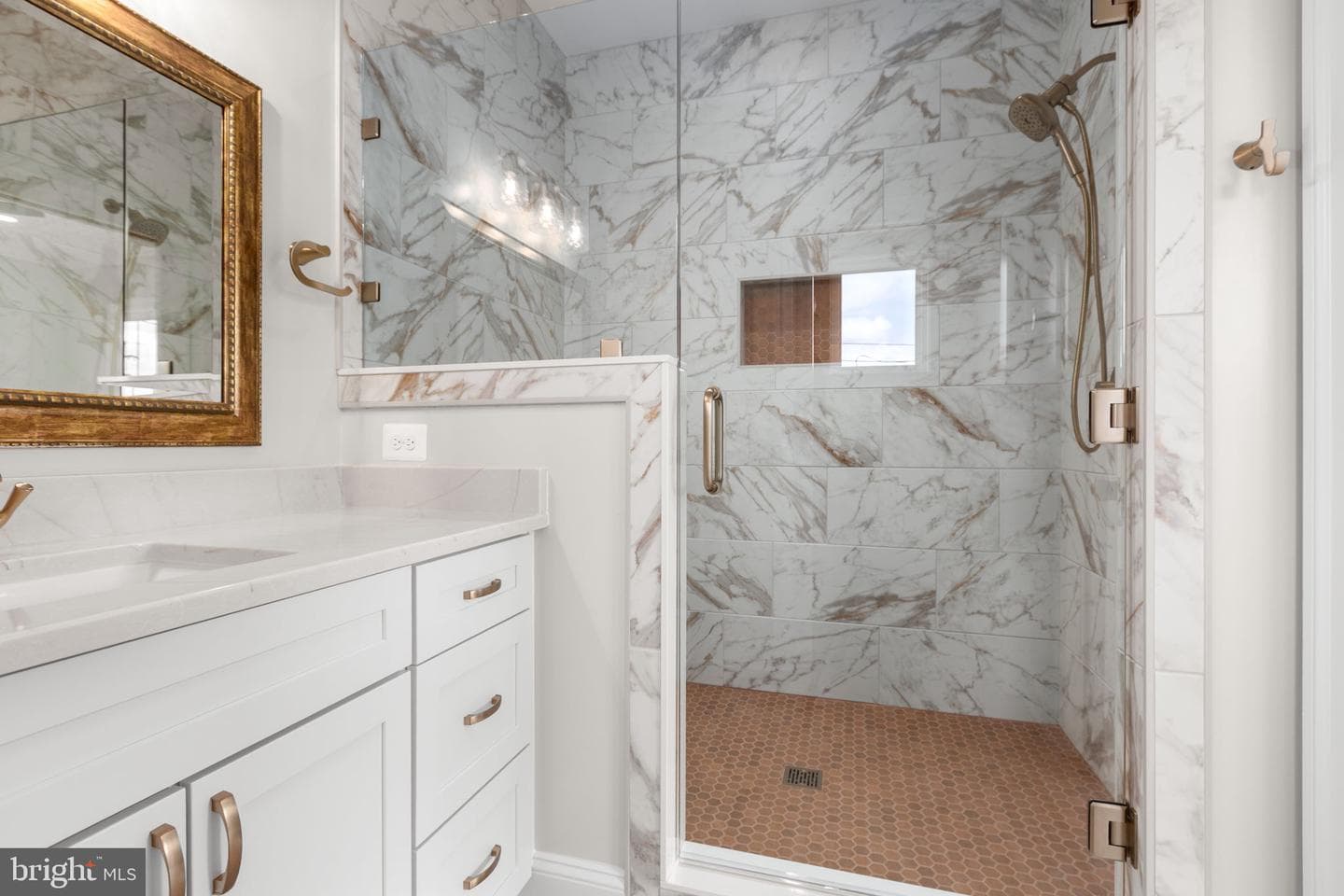 613 Kenmore Avenue photo 23