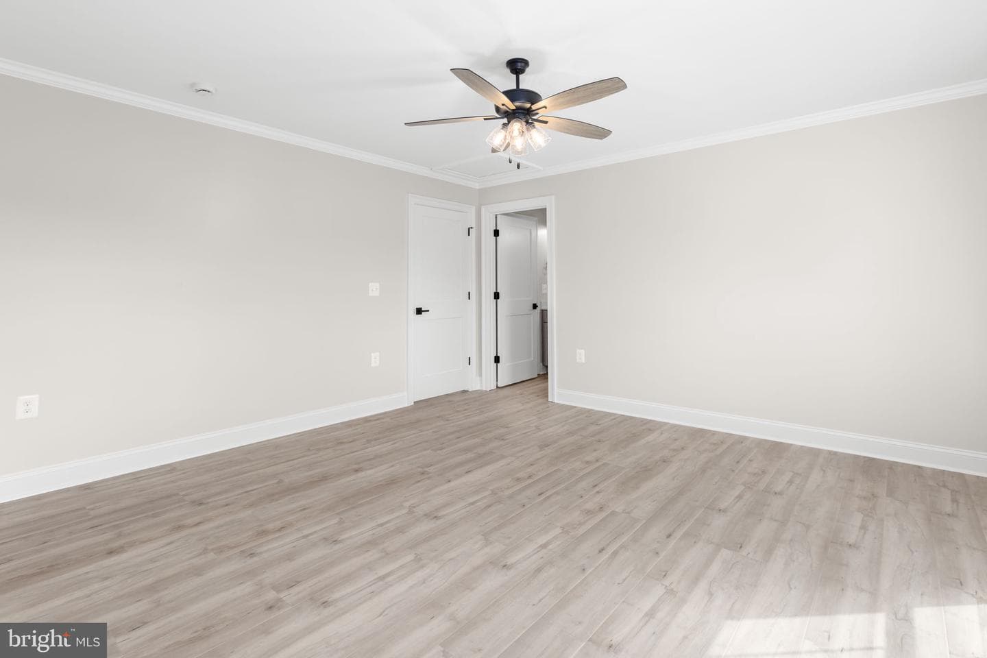 613 Kenmore Avenue photo 30
