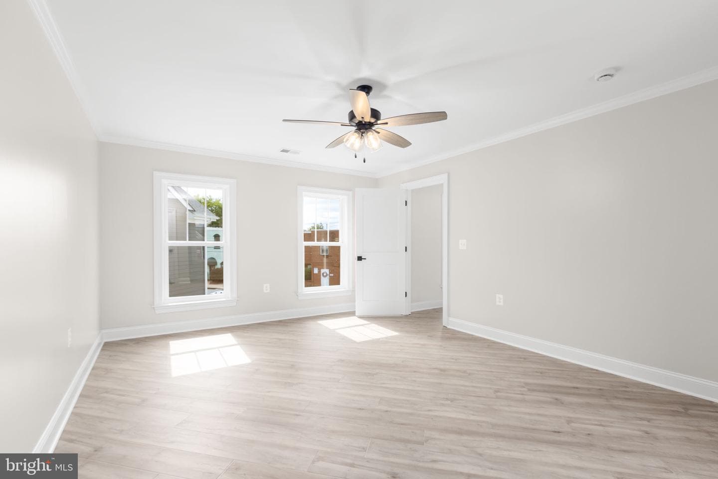613 Kenmore Avenue photo 31