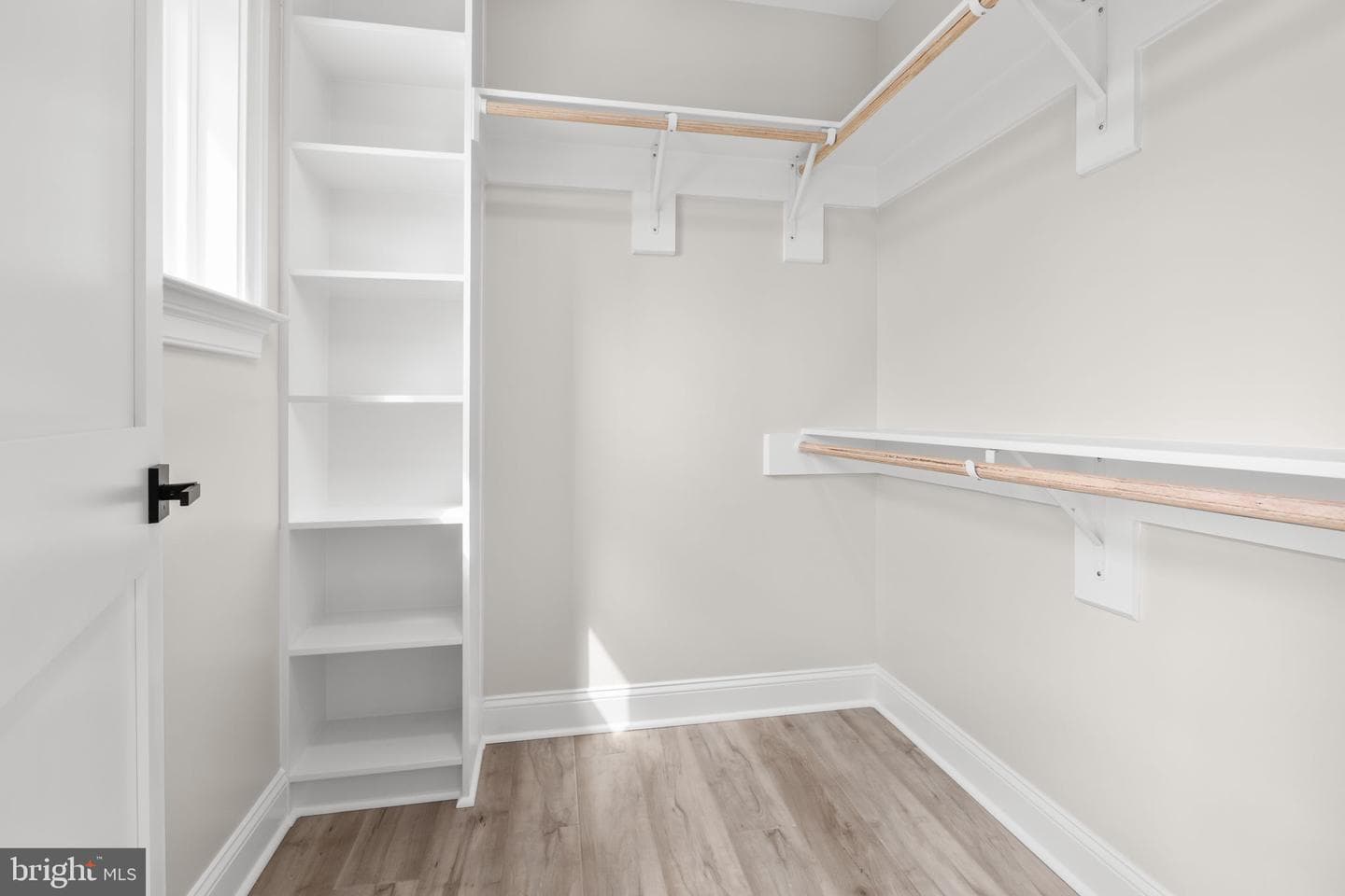 613 Kenmore Avenue photo 32