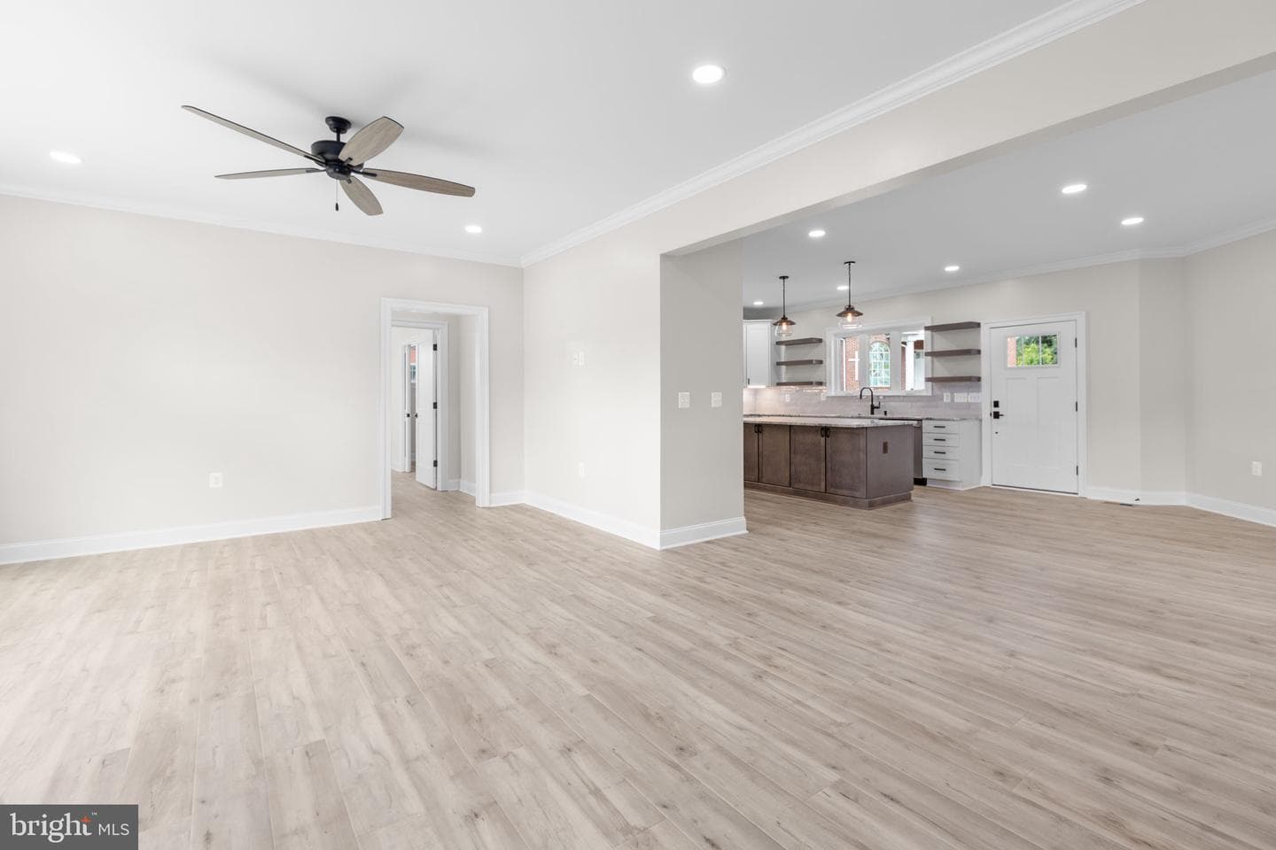 613 Kenmore Avenue photo 4