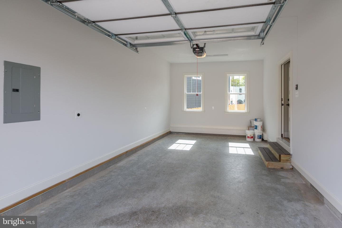 613 Kenmore Avenue photo 47