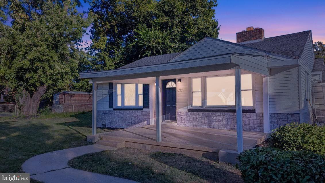 212 Coakley Street photo 1