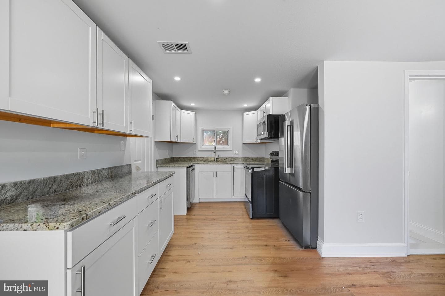 212 Coakley Street photo 7