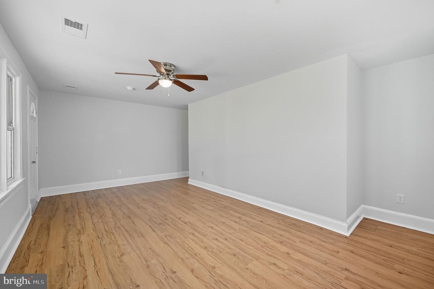212 Coakley Street photo 9