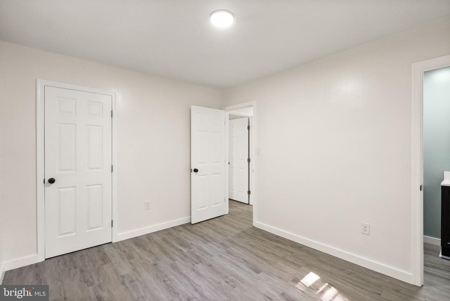 404 Newell Street photo 13