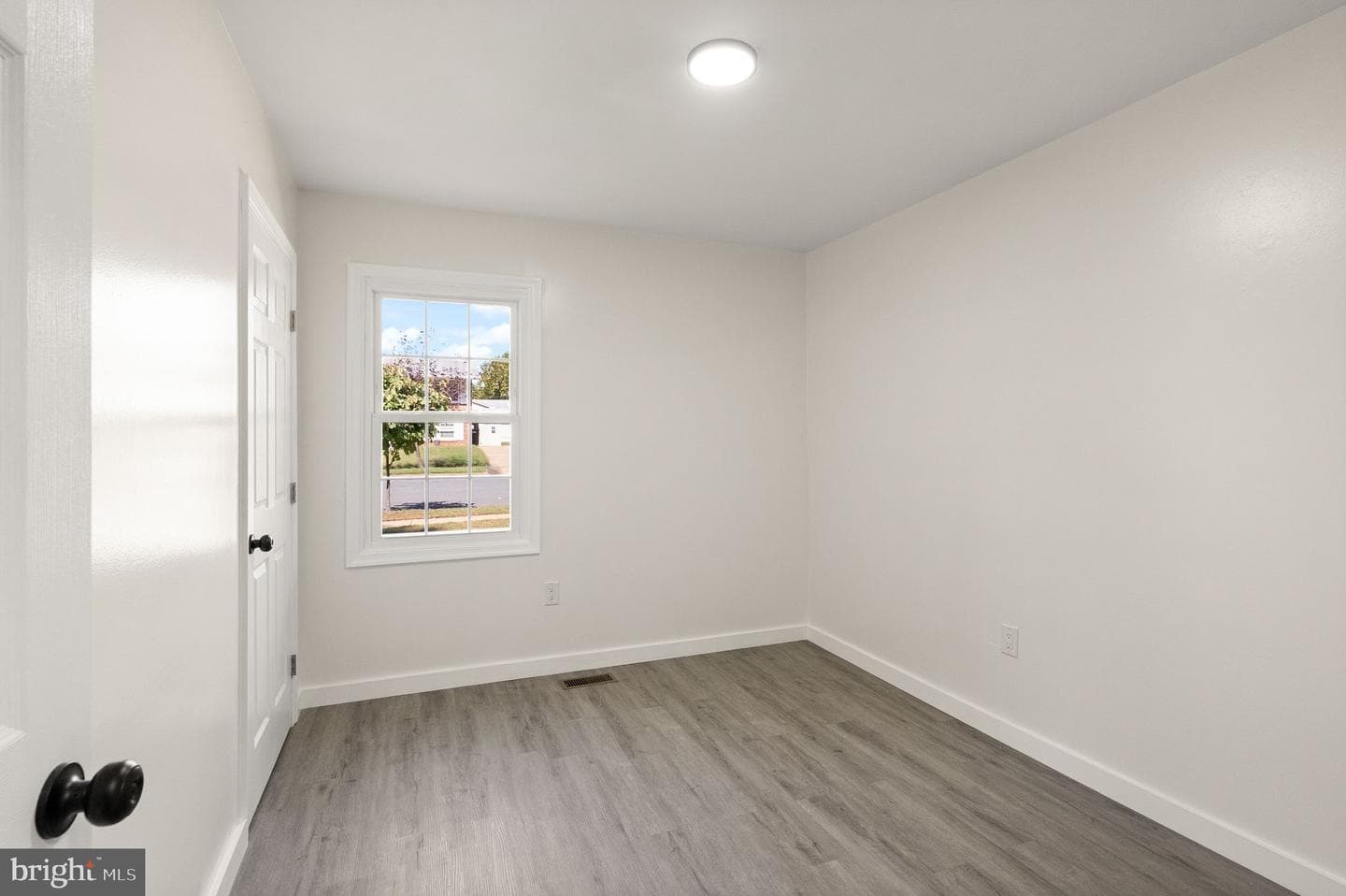 404 Newell Street photo 16