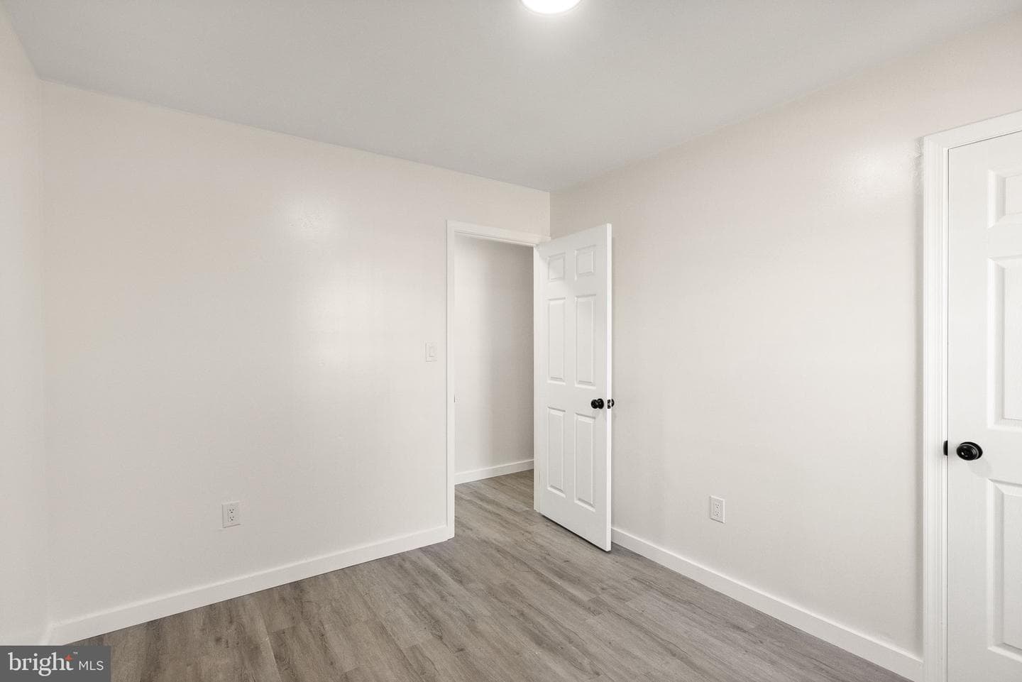 404 Newell Street photo 17