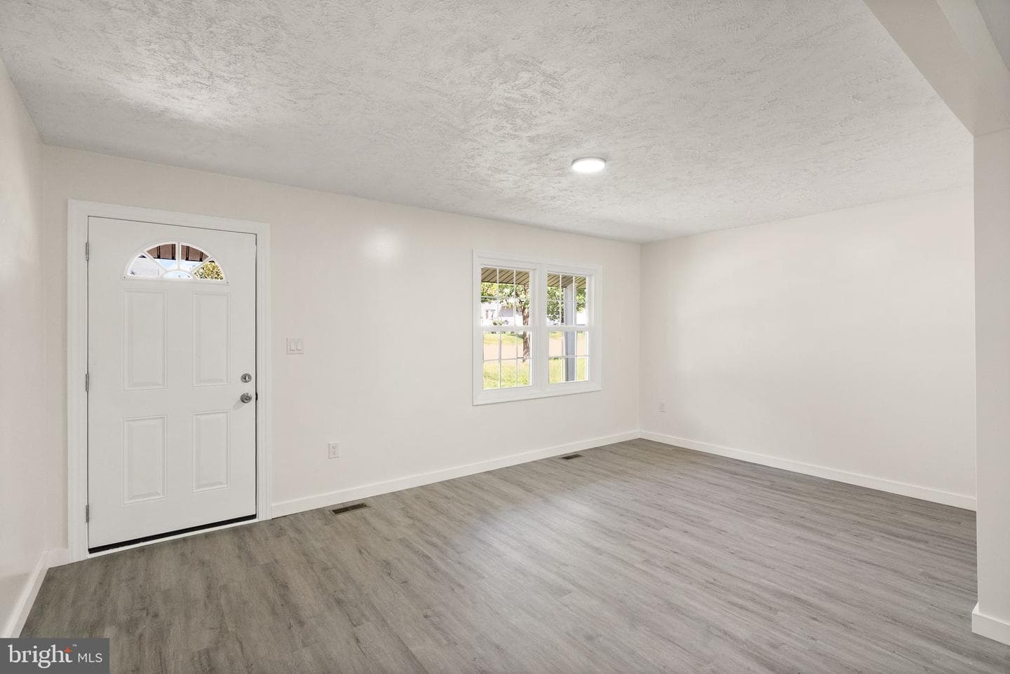 404 Newell Street photo 3