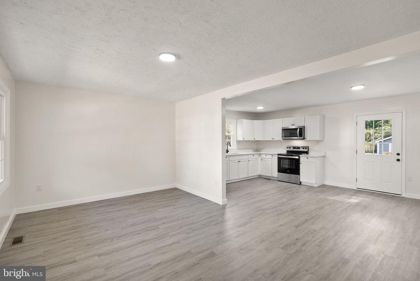 404 Newell Street photo 4