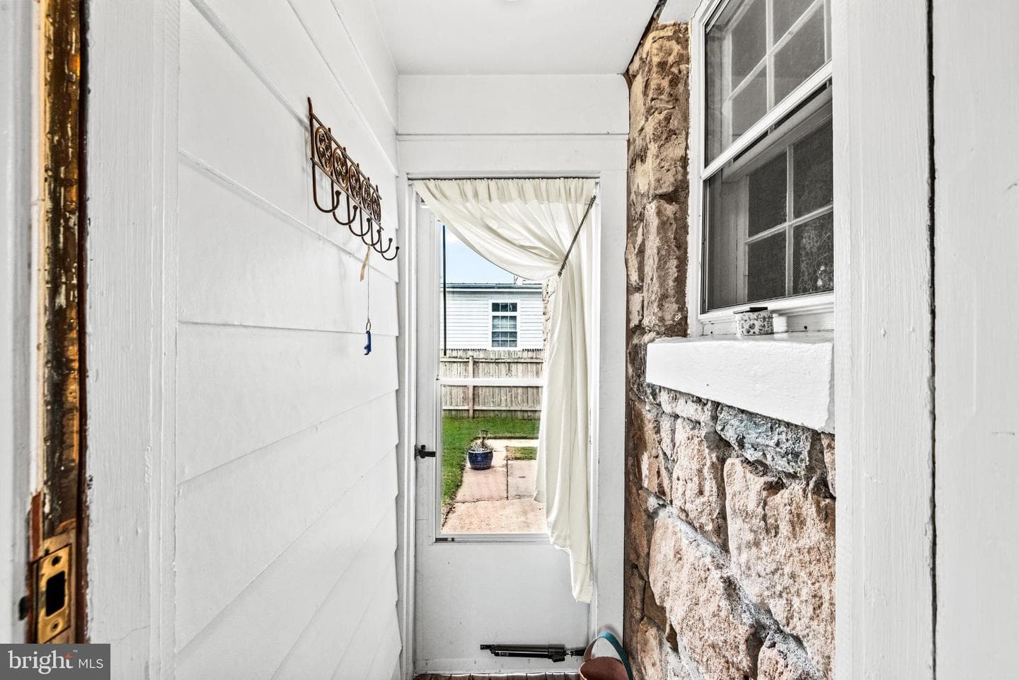 1107 Kenmore Avenue photo 19