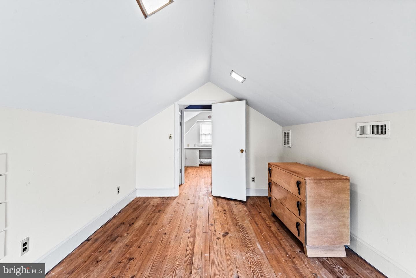 1107 Kenmore Avenue photo 36