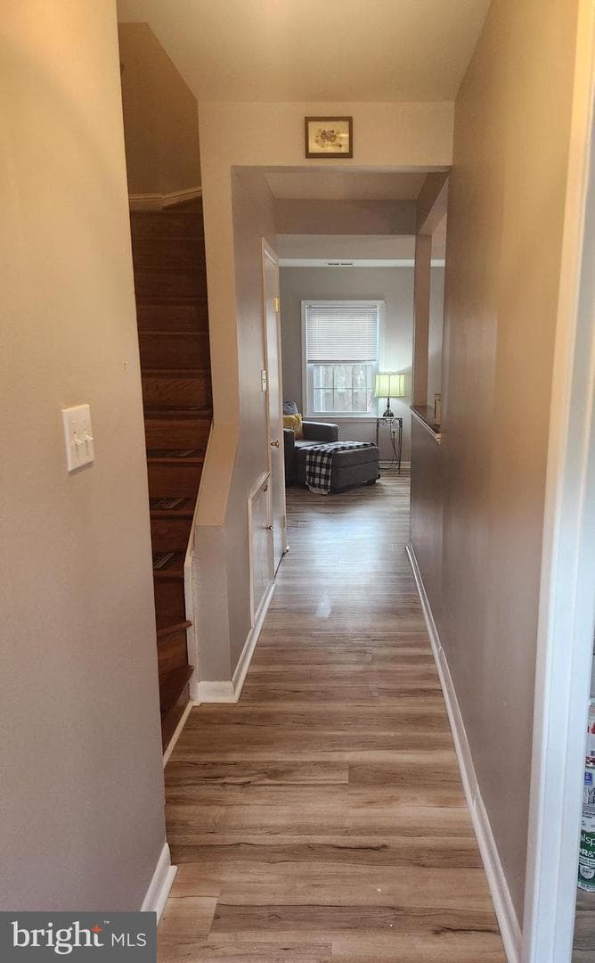 415 Greenbrier Court photo 2