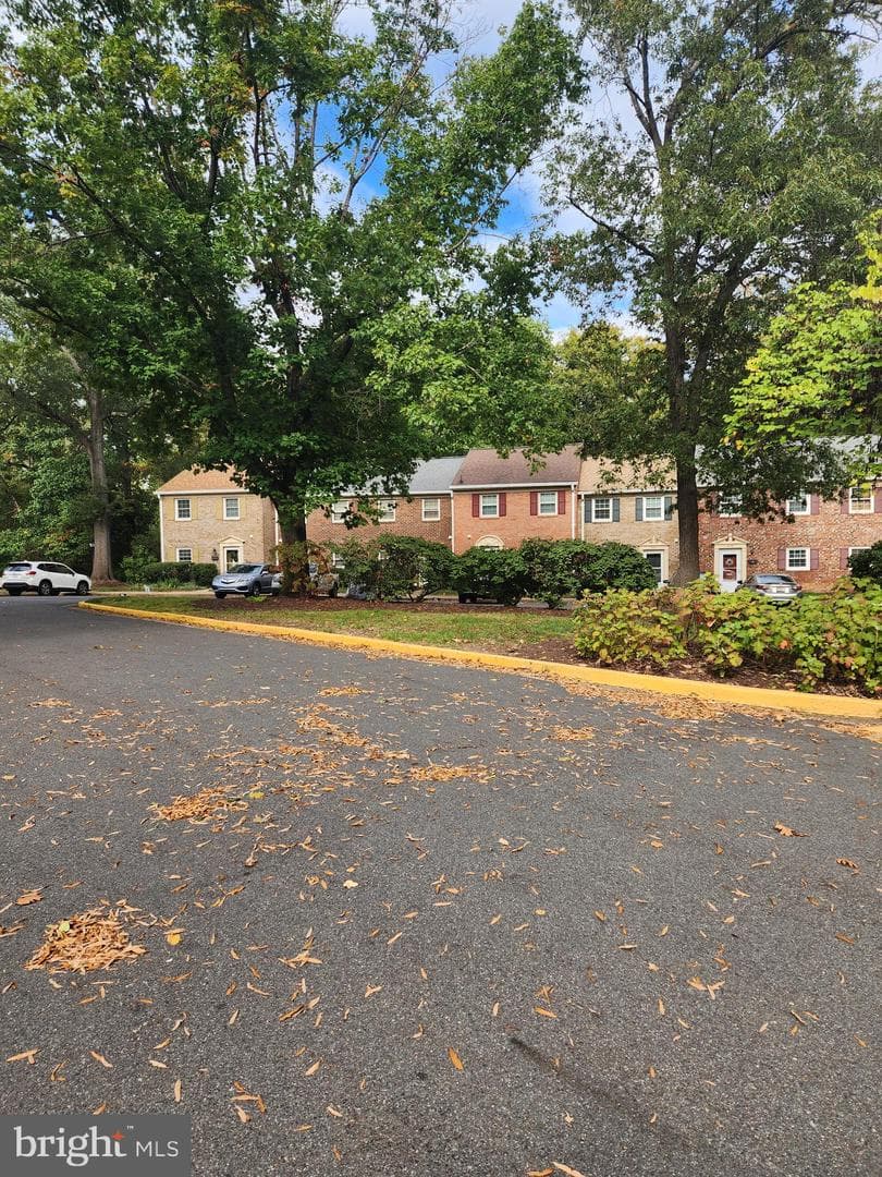 415 Greenbrier Court photo 23