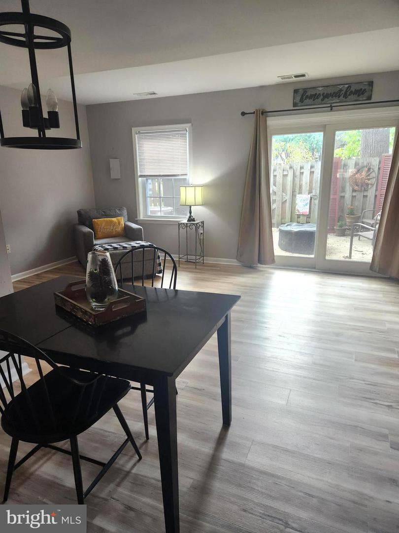 415 Greenbrier Court photo 3