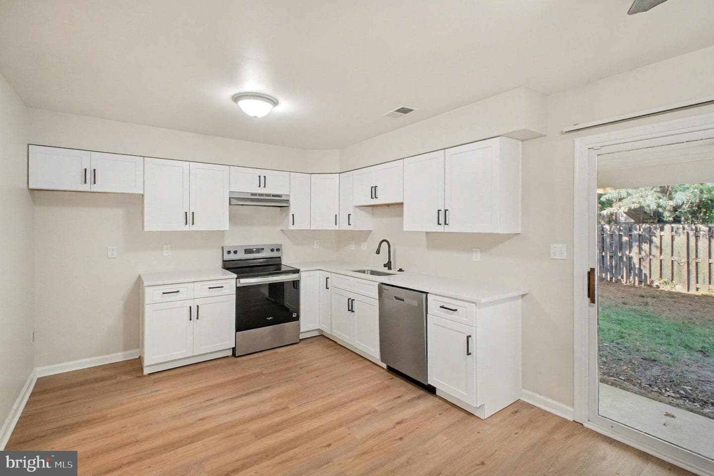 222 Farrell Lane photo 9