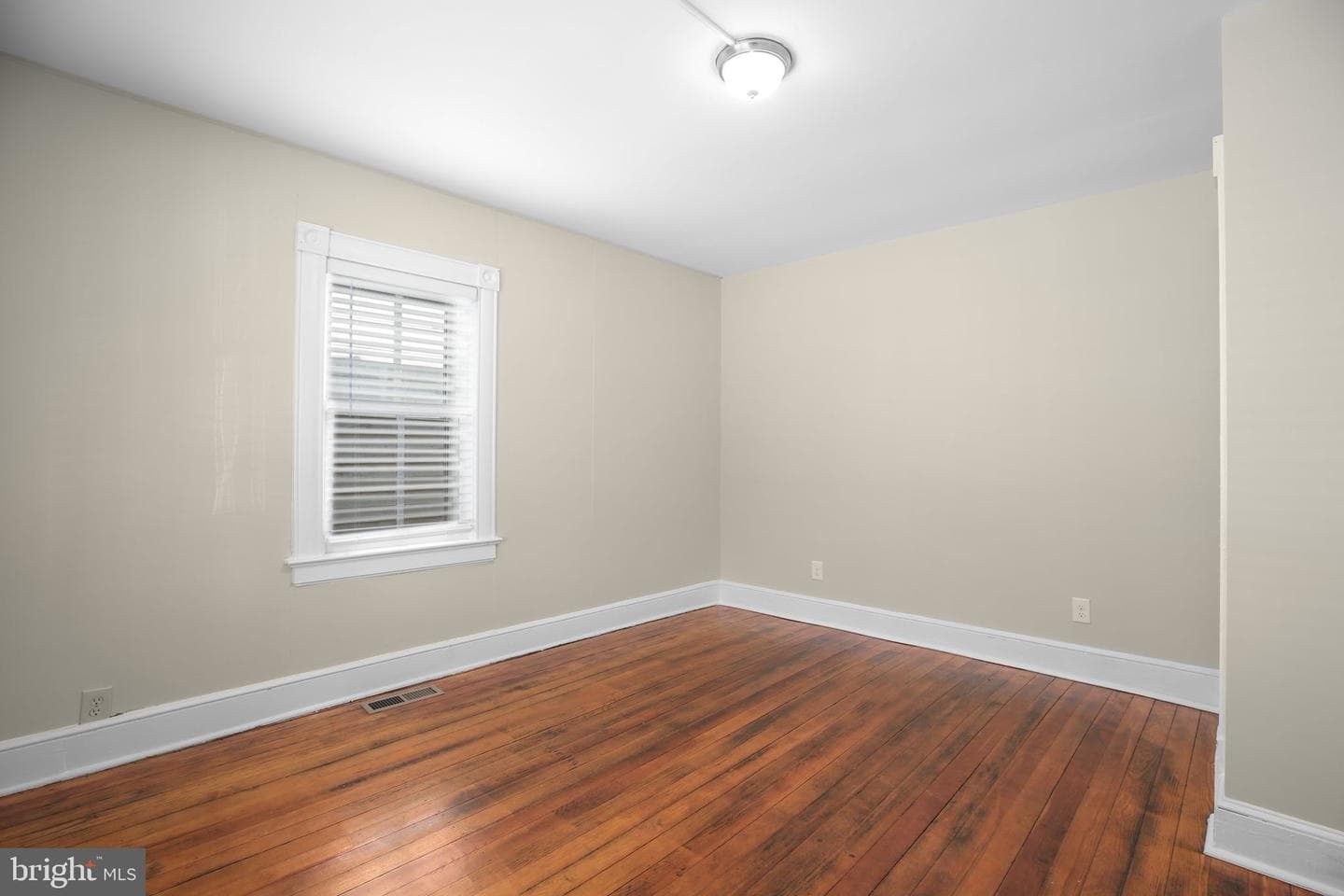 420 Dunmore Street photo 13