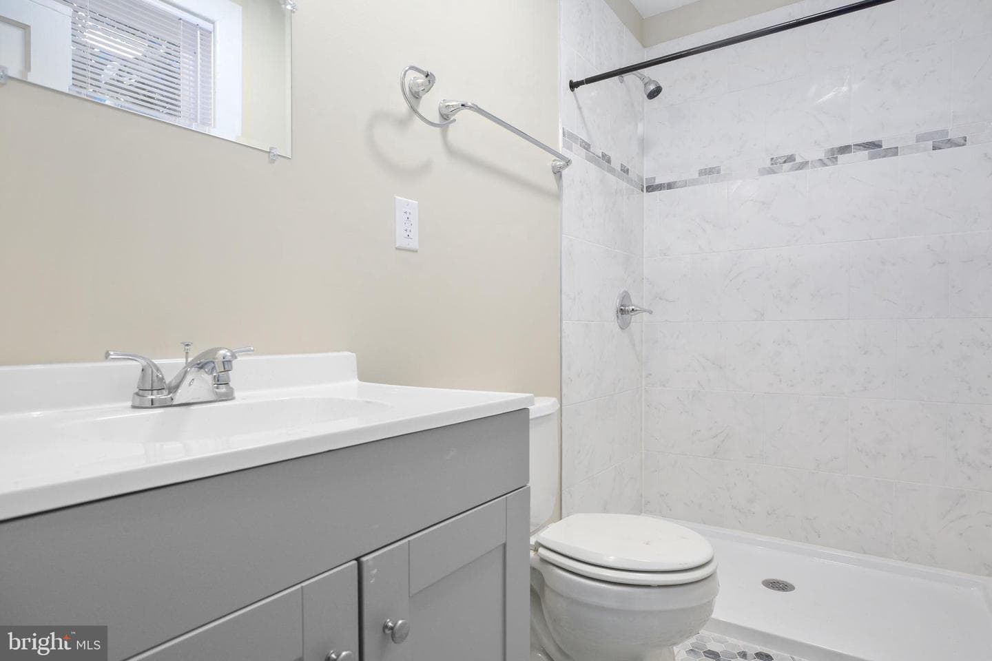 420 Dunmore Street photo 19