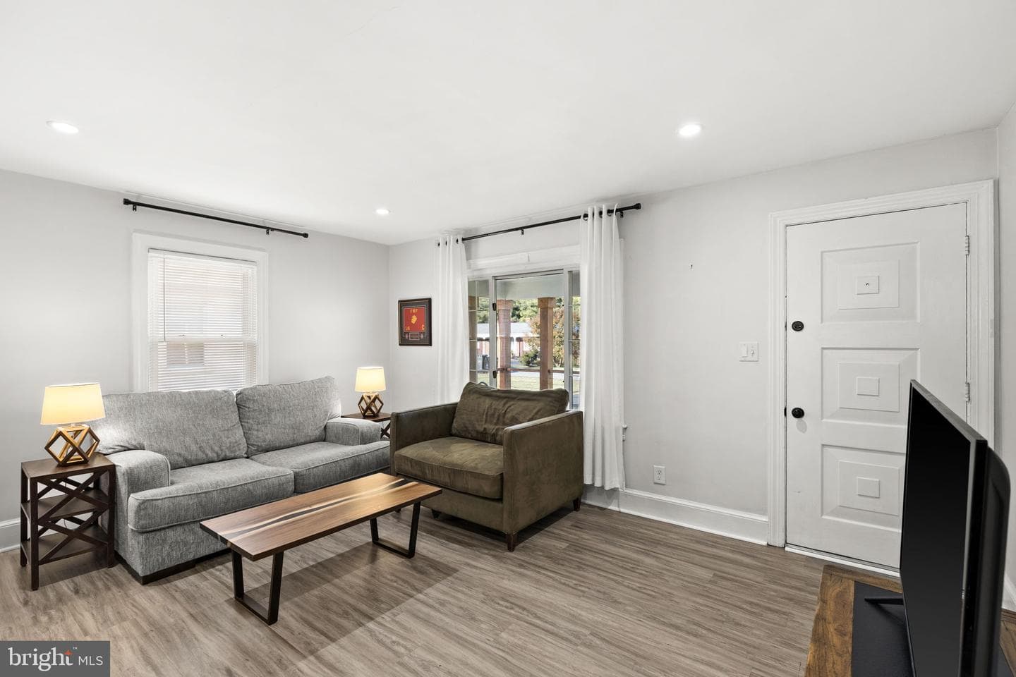 226 Hillcrest Drive photo 5