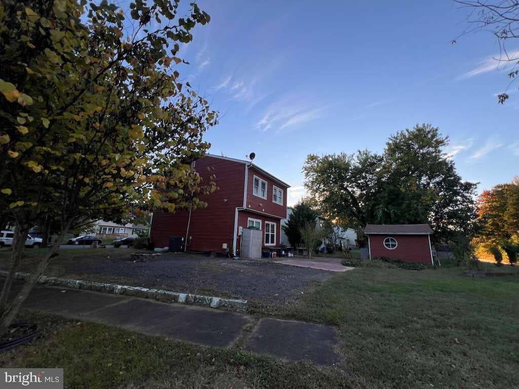 401 Canterbury Road photo 5