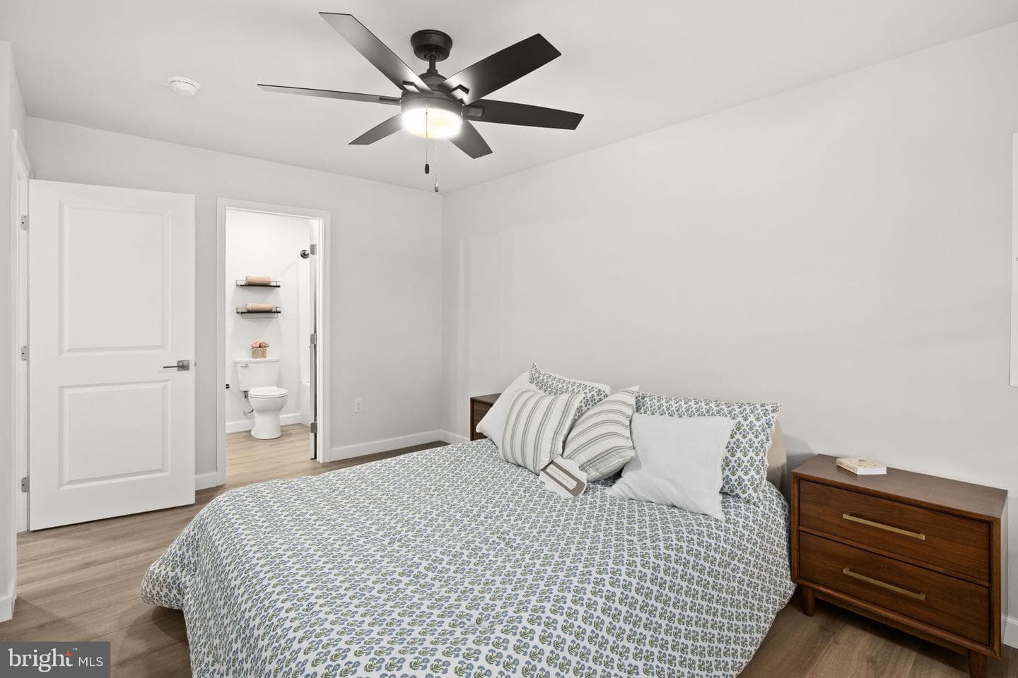 622 Stuart Street photo 9