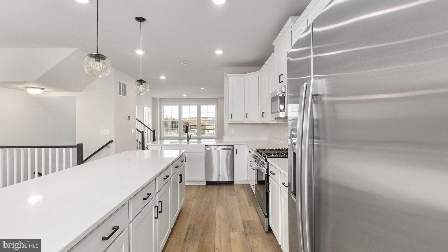 438 Germania Street photo 10