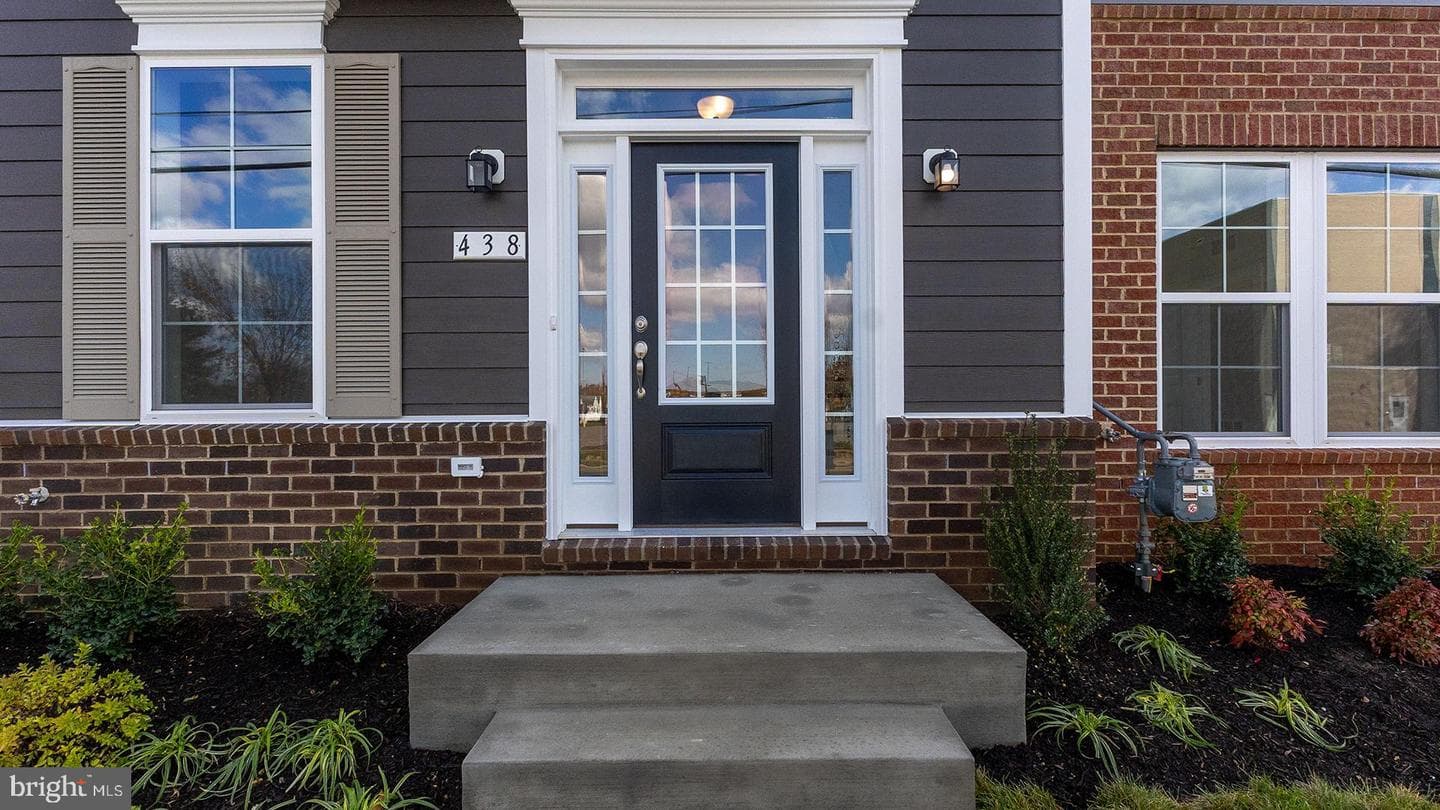 438 Germania Street photo 2