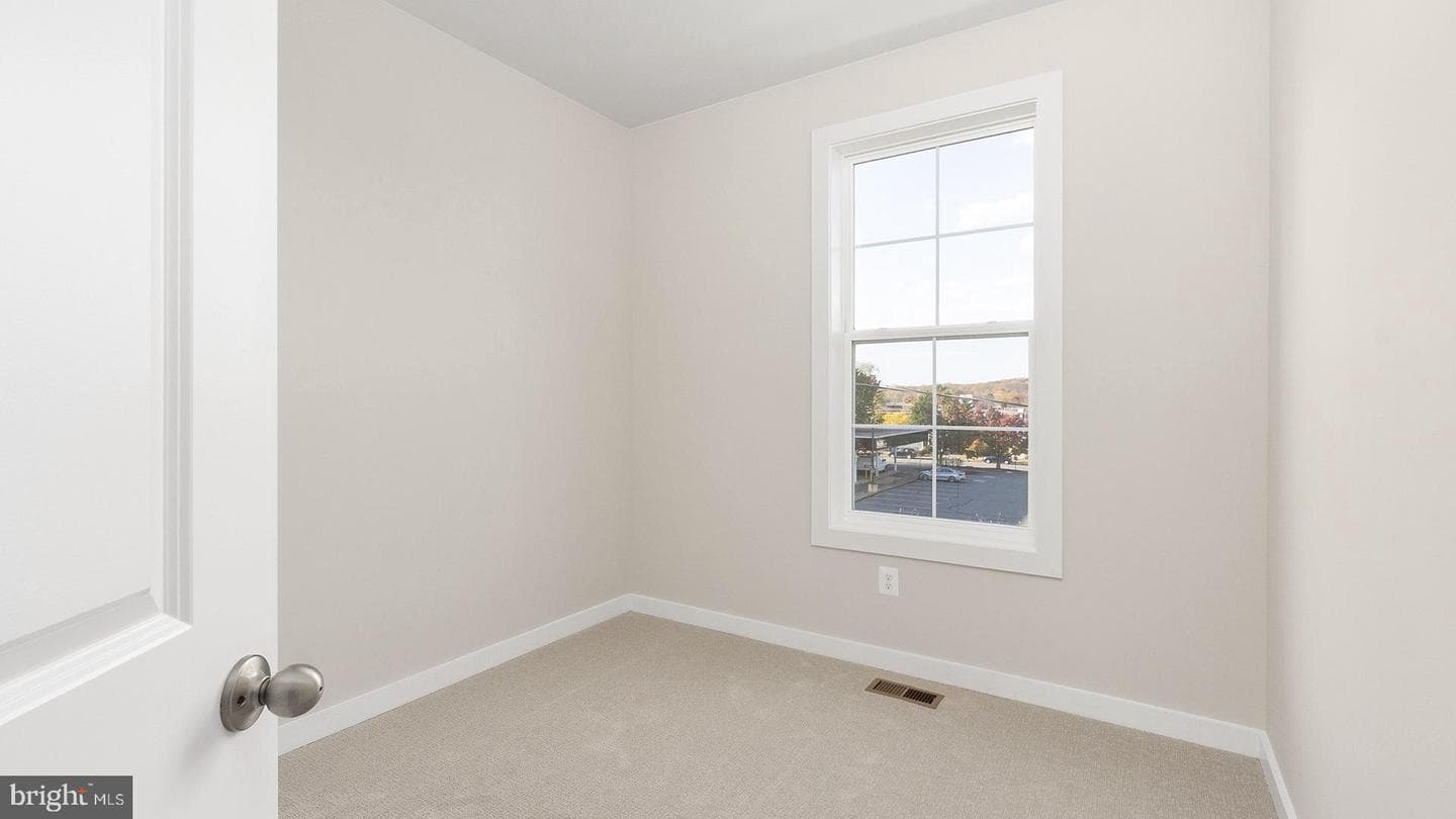 438 Germania Street photo 31