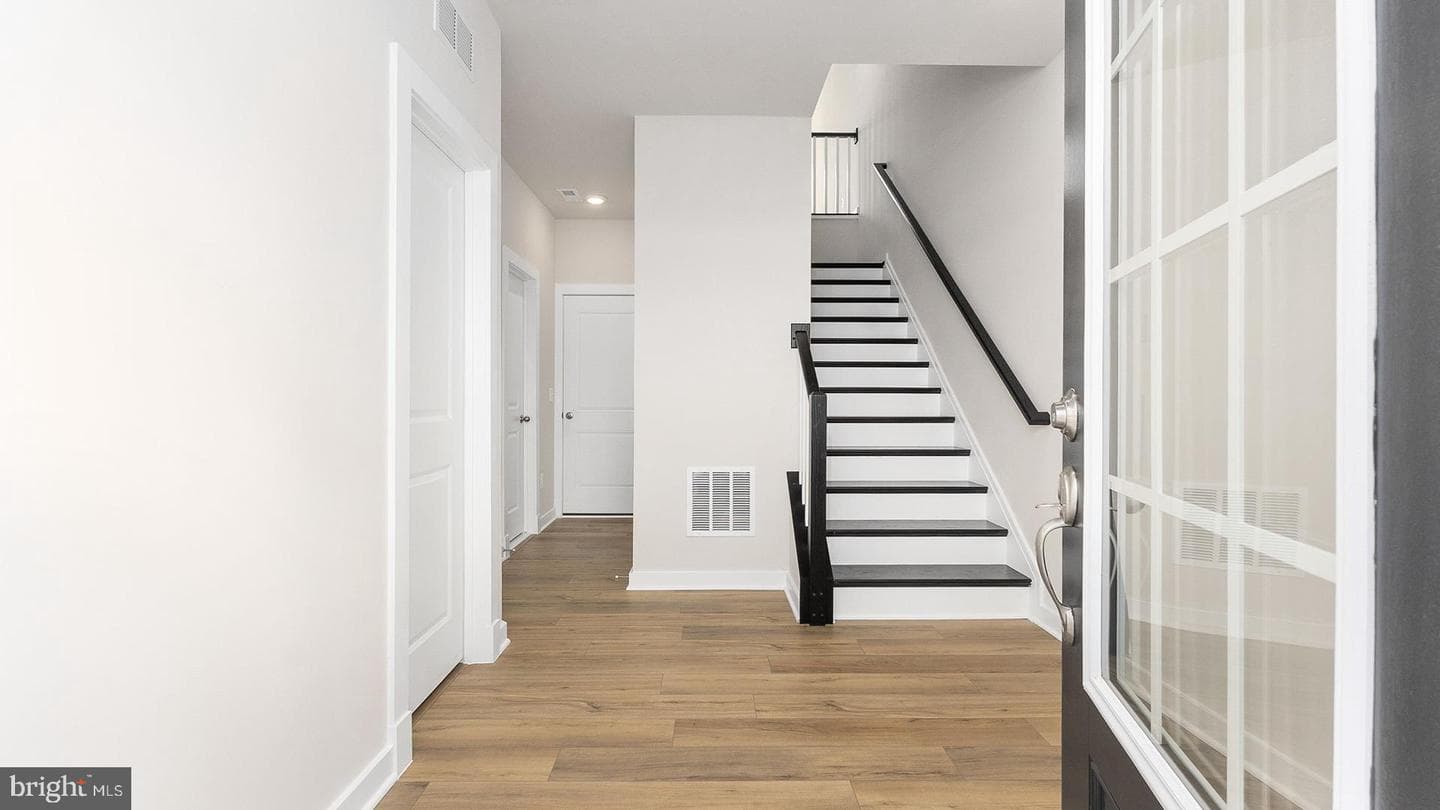 438 Germania Street photo 4